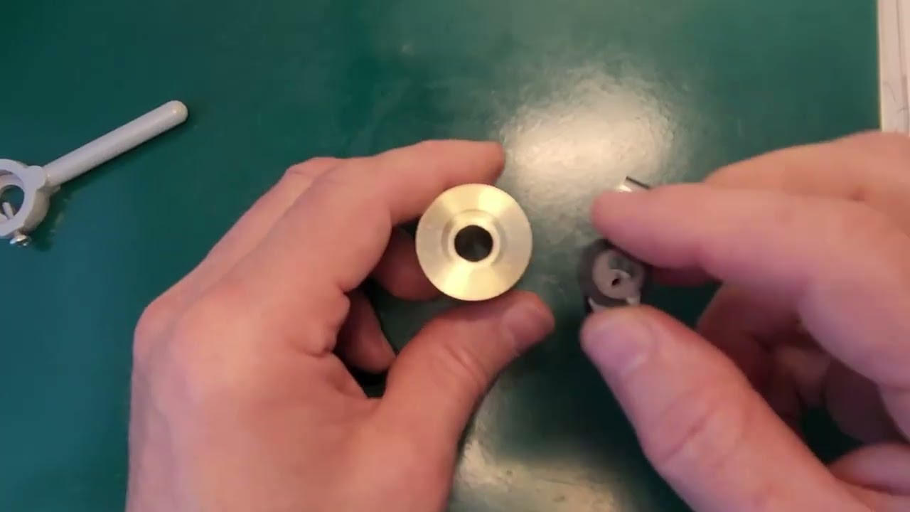 Виготовлення гвинтика.  Частина 1: Тримач плашки для задньої бабки / Part 1: Tailstock die holder.