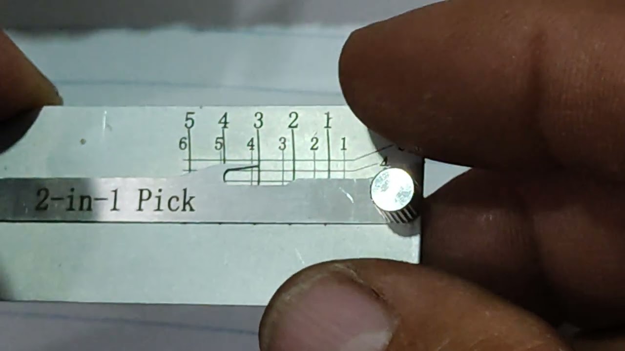 Andrés Rivas Sánchez, técnica de ganzuado para cerradura 715 con ganzua lishi R52.