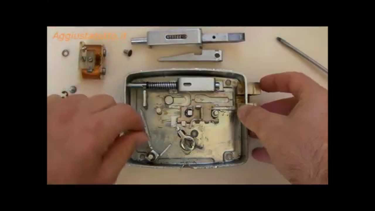 Serratura elettrica smontaggio, lubrificazione e riduzione della forza