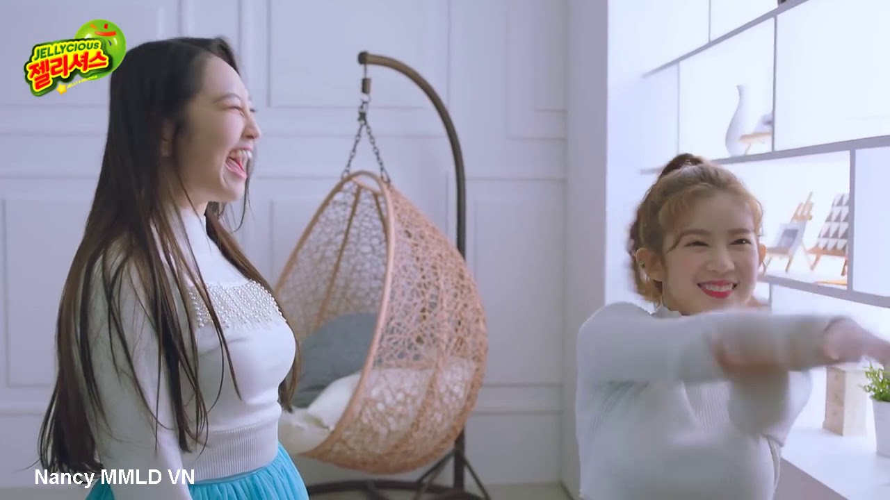 MOMOLAND BEING EXTRA