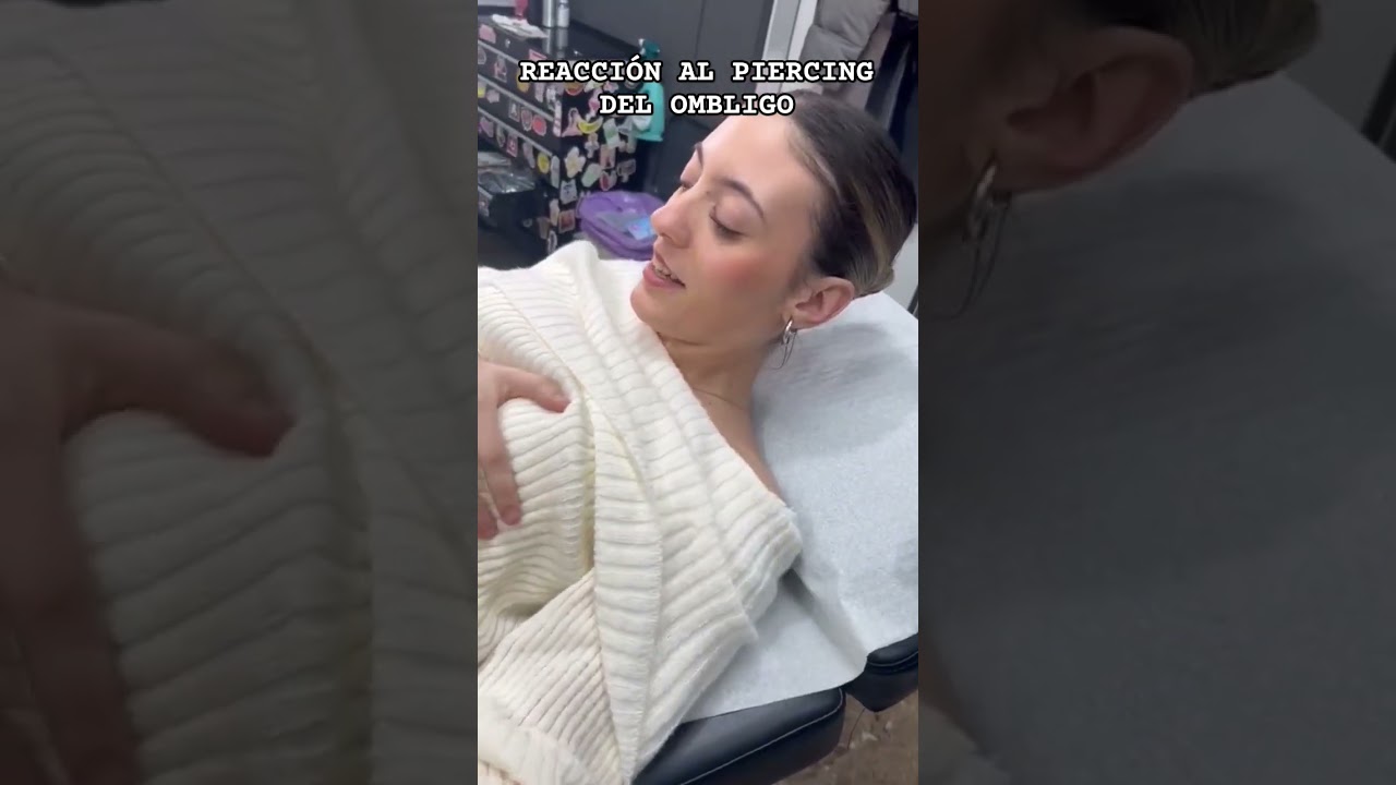 Reaccionando al dolor de un piercing en el ombligo 🤣❤️ #piercing #piercings #tattos #tatuajes