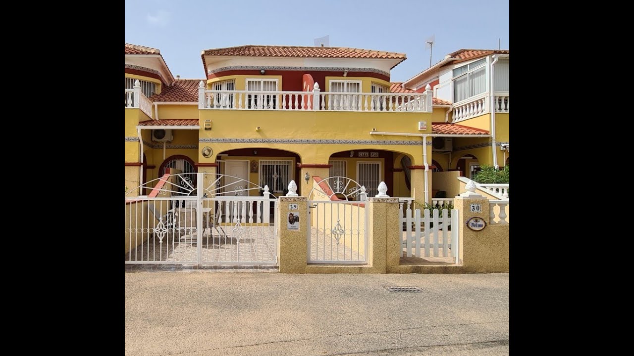 €125,000 2 Bedroom Townhouse Torrevieja Alicante (Costa Blanca) Spain