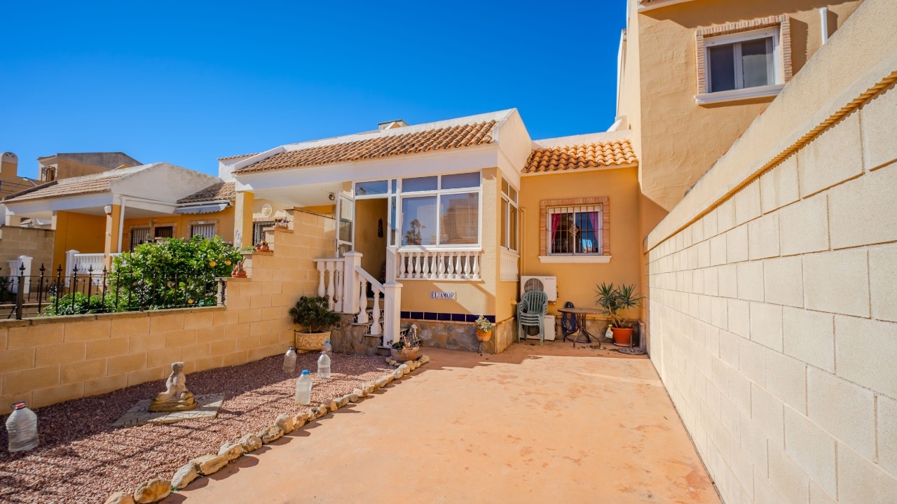 Prime Lo Marabu Location | 2-Bed Bungalow with Private Solarium €144,950