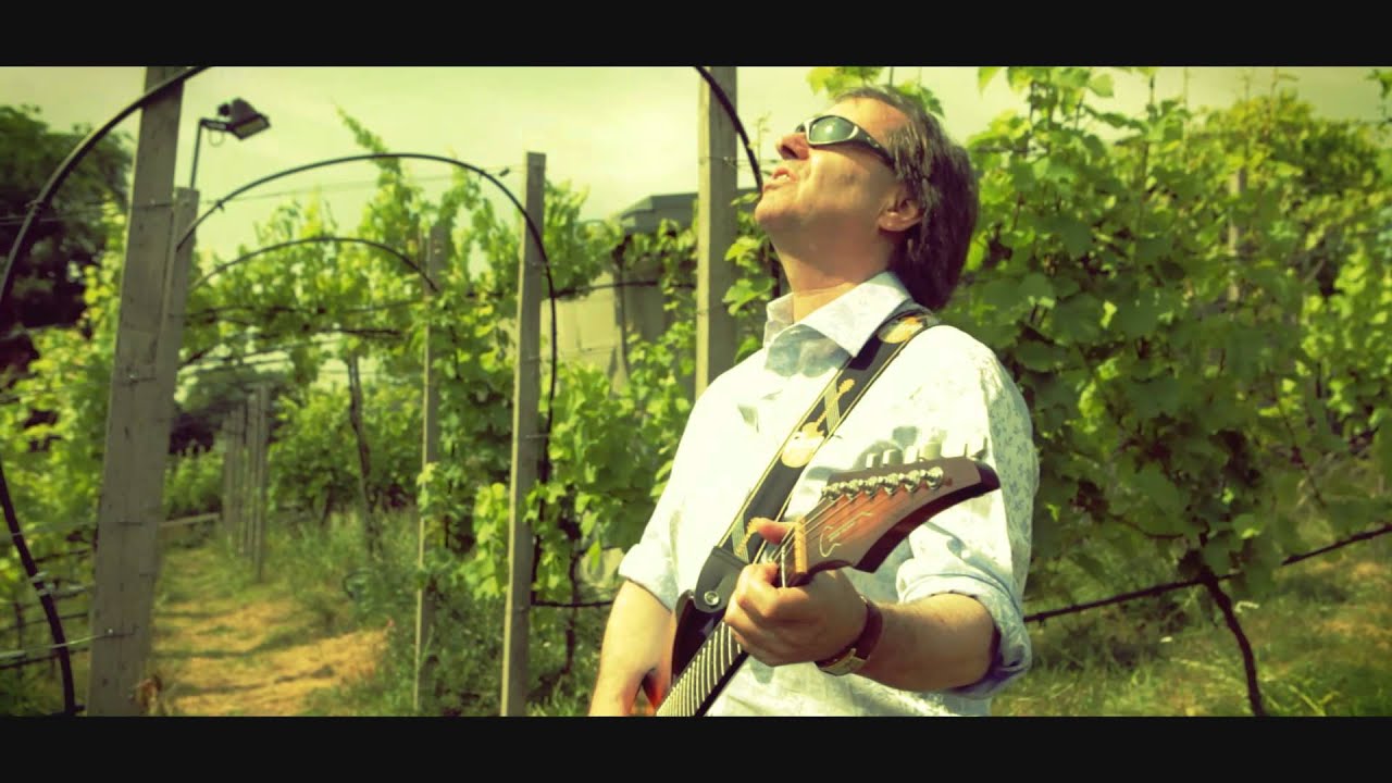 Chris de Burgh - S.O.S. (Official)
