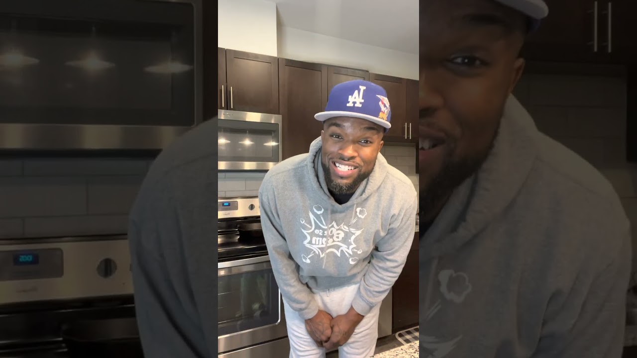 TWO GUYS SHOWER TOGETHER IN PRISON
