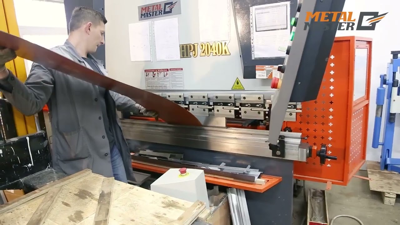 Гидравлический листогибочный пресс Metal Master HPJ 2040K  Работа на станке