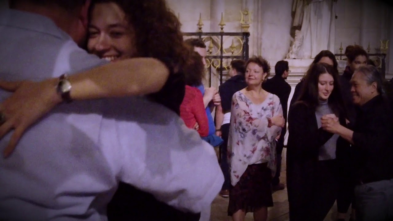Milonga SAUVAGE à Paris, place de l'Opéra. Juin 2019