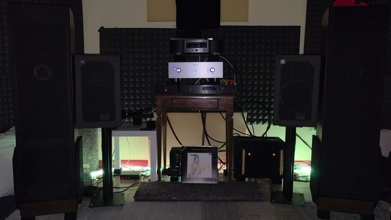 Phe phono Angstrom custom. 
