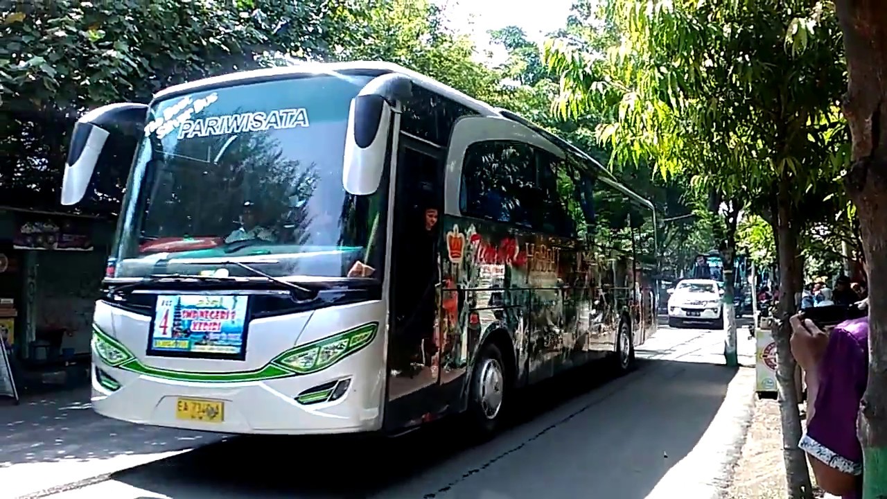 Tour SMPN 8 Kediri, 4 unit Tiara Mas, 1 Graha, 1 Tiga Bersaudara, 1 Zain Putra