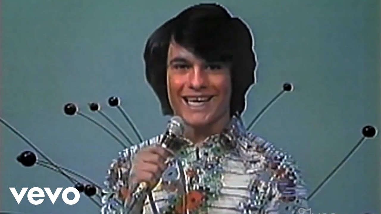 Juan Gabriel - Me He Quedado Solo, Otra Vez (Video Oficial, 2012)