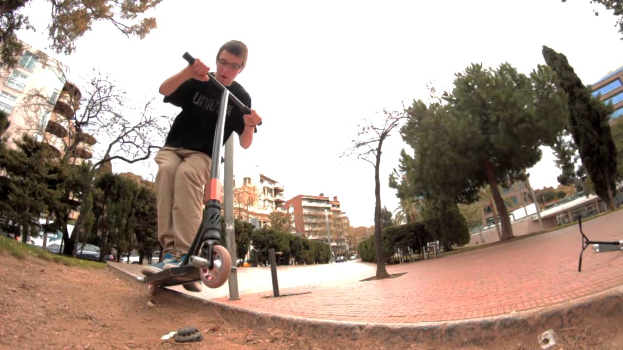 Lewis Crampton: BCN/Throwy