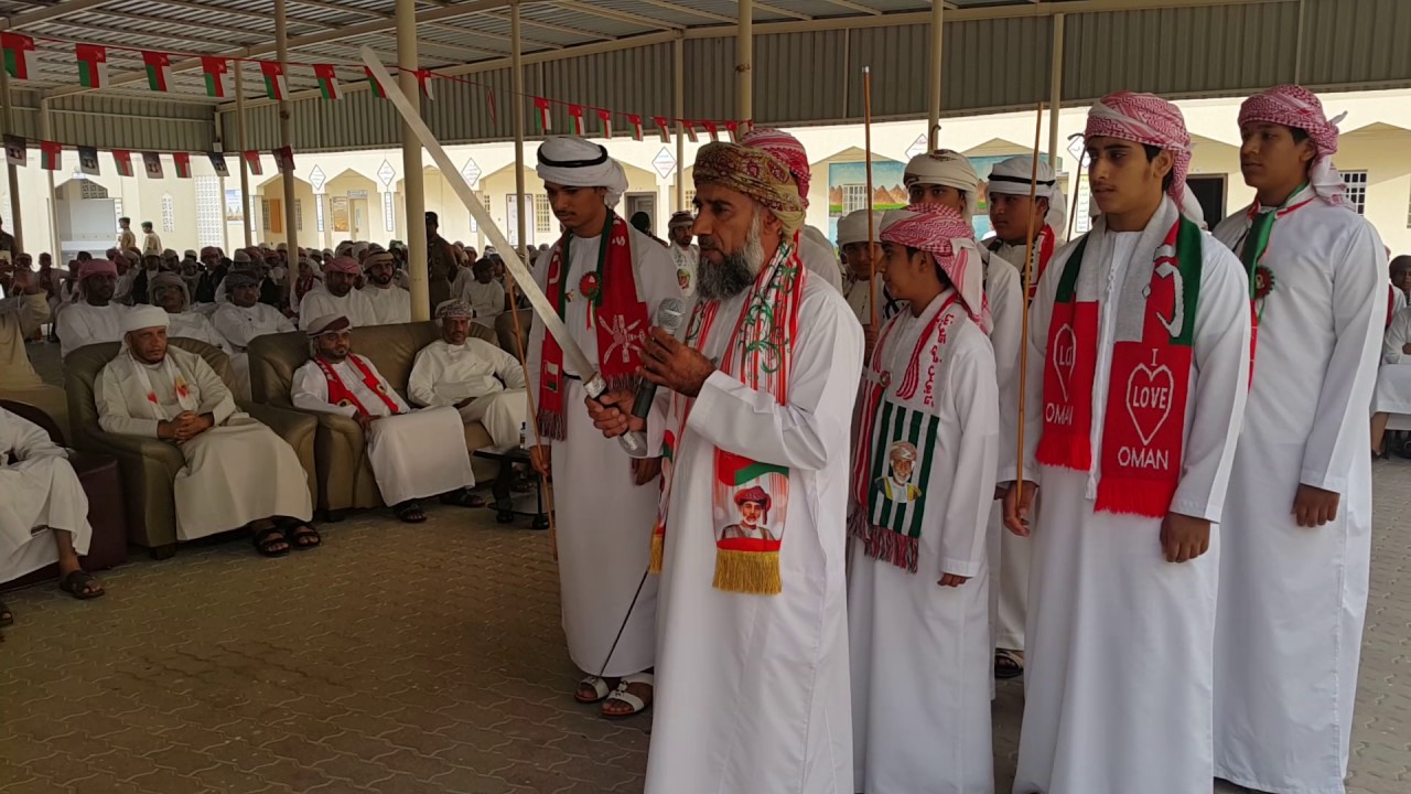 احتفالات مدرسة الفاروق فن العازي يقدمه الاستاذ محمد العيسائي