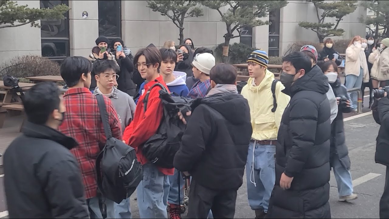 8TURN(에잇턴) | MusicBank 출근길