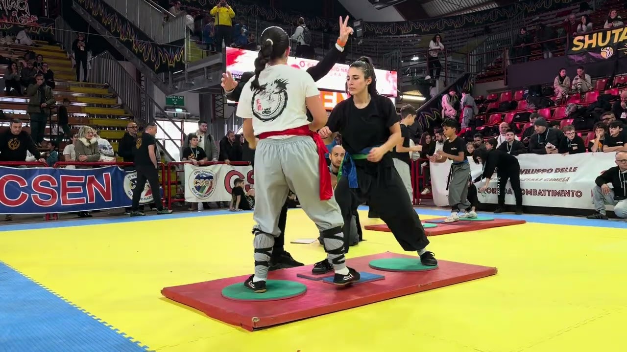 Finale Tui Sho a piedi fissi femminile 13/15 anni 50/55 kg vinta da Maya (dx)
