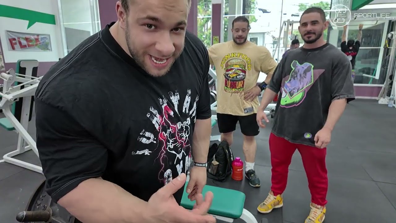 Качаем грудь , чувствуем плечи - оно тебе надо ? Retro GYM