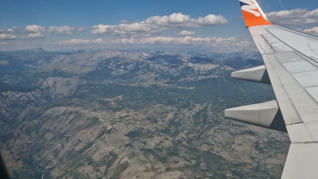 Landing in Podgorica, Montenegro (4K)