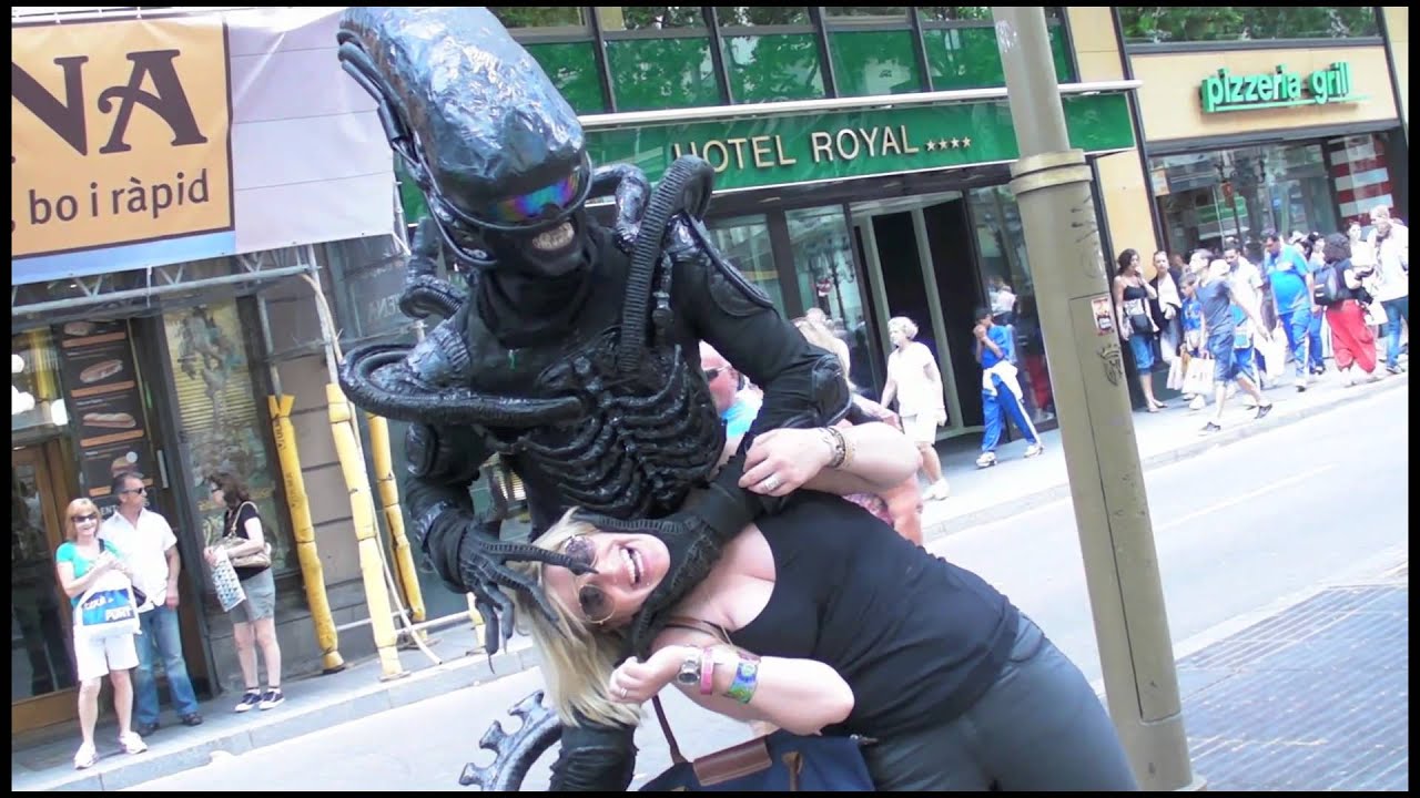 BARCAM11 - The best 2011 HUMAN  STATUES of BARCELONA - UNIQUE, ENTERTAINING & FUN!