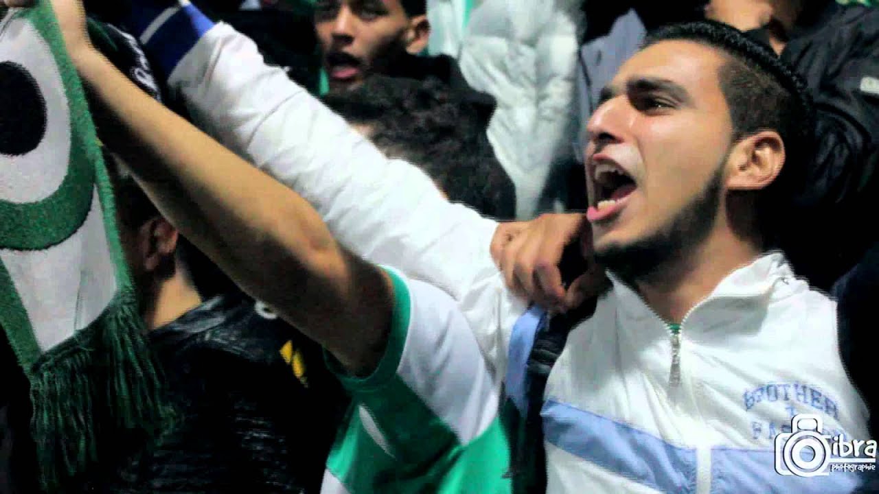 شاهد مافعله جمهور الرجاء ما بين الشوطين في ملعب الحسيمة -  Hoceima