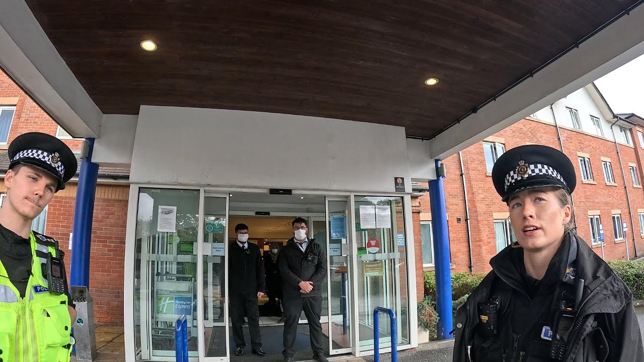 More illegals working from this migrant hotel ❌👮🚴‍♂️
