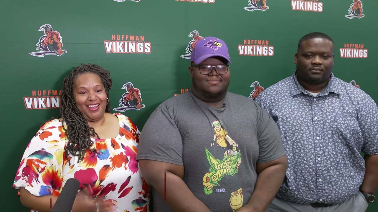 Huffman High School Graduate Signs Esports Scholarship