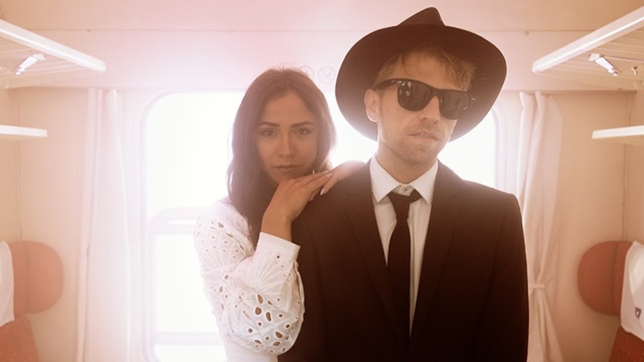 Nebe - Noční expres feat. Eva Burešová