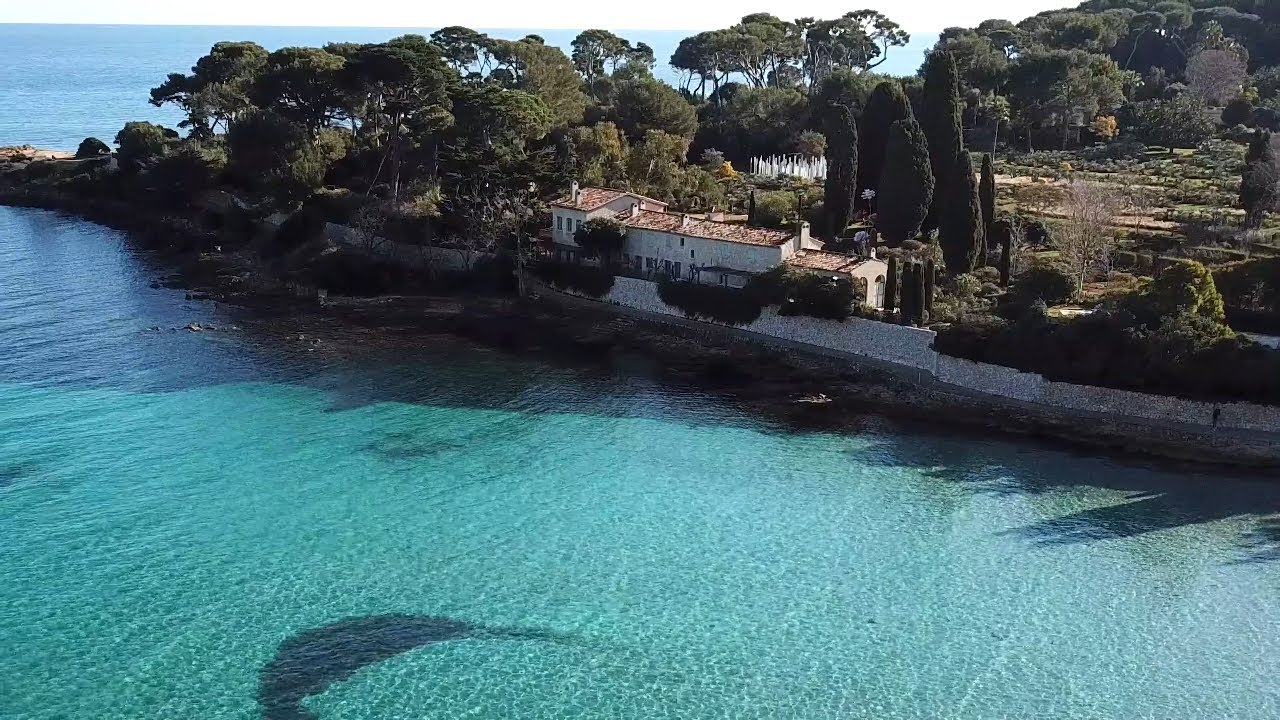 Cap d'Antibes, Côte d'Azur: Magical 4k beach drone above the Most Beautiful beach in French Riviera