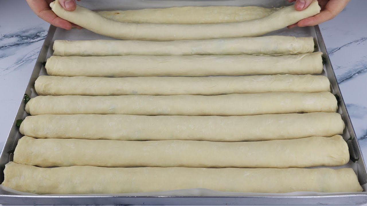 ‪ ıspanak aldığımda hemen yapıyorum yiyenler bayılıyor hayatımda yediğim en lezzetli börek