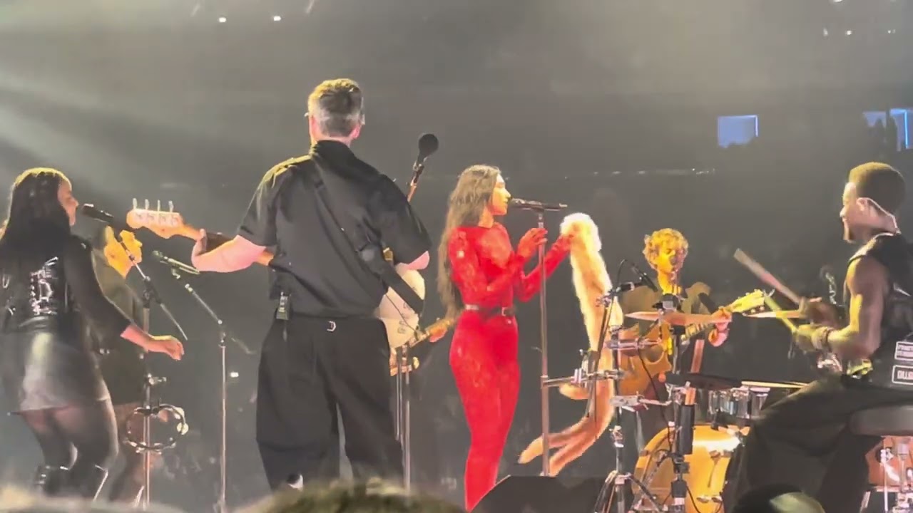 Dua Lipa - Be my Baby (Vanessa Paradis cover) - Paris 24/05/25  Radical Optimism Tour