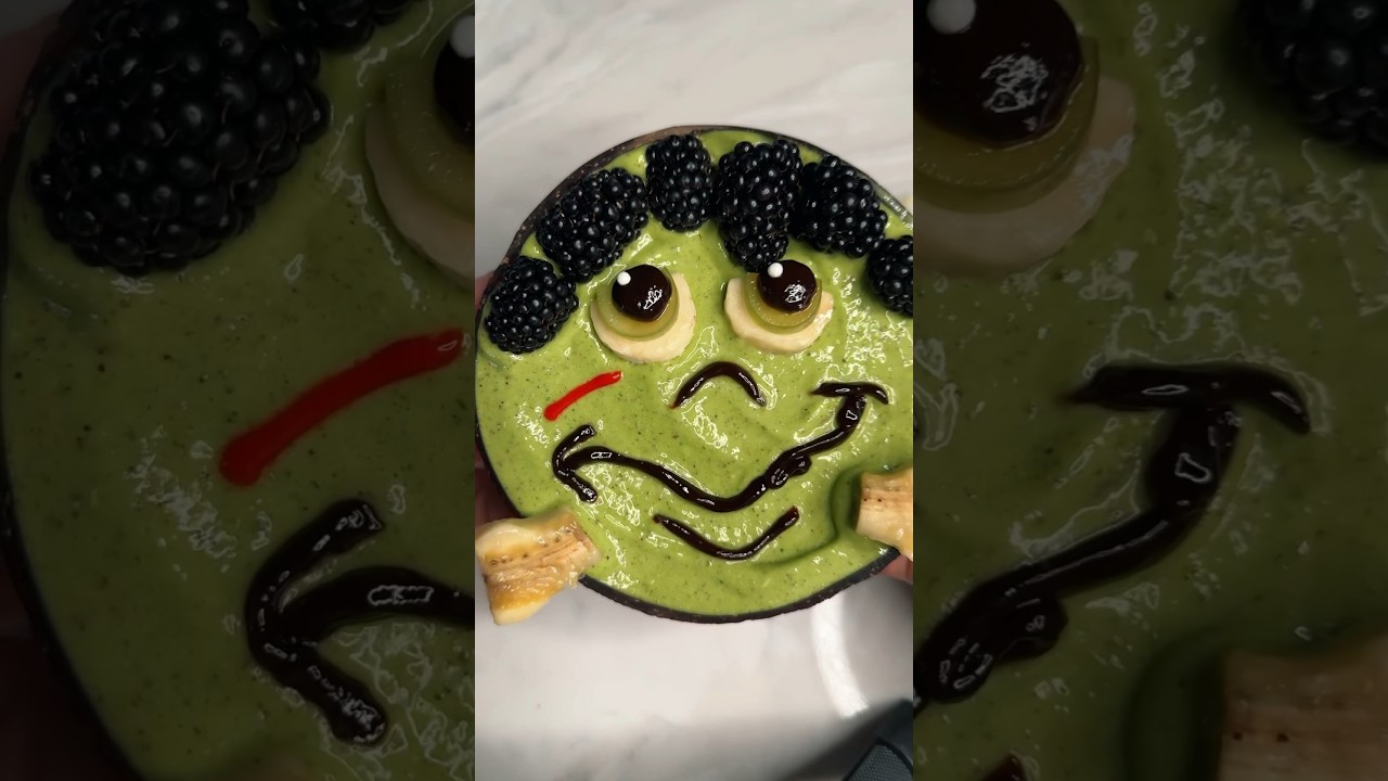 Frankenstein smoothie bowl 🧟&zwj;♂️🦇 #shorts