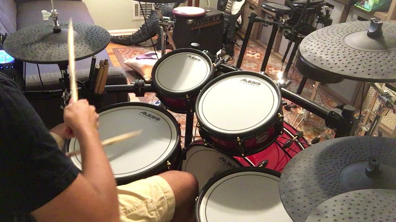 One of my favorite Lars Ulrich drum fills