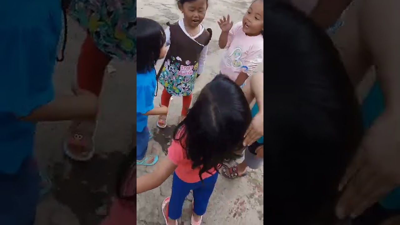 HOMPIMPAH ALAIHUM GAMBRENG @athallaadyas.hofficial5636 #hompimpa #shortsfeed #short#happykids#seru