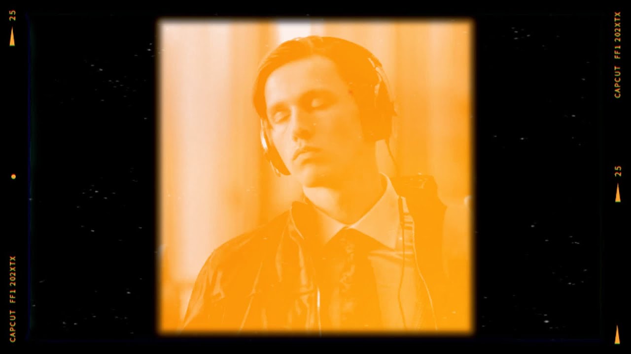 Alan Sorrenti - Figli Delle Stelle (loop clip)