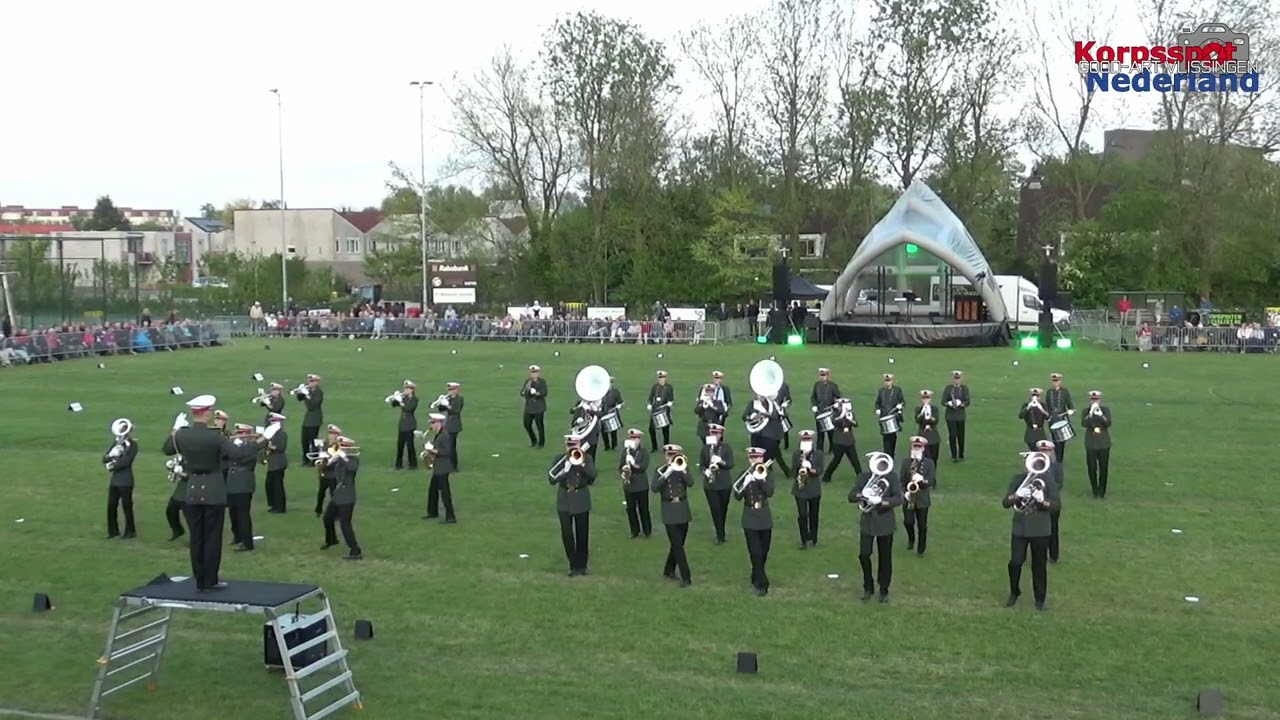 Drumfanfare Amantius tijdens Taptoe Waddixveen 2022