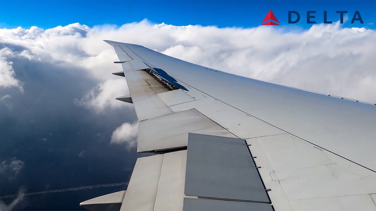 DELTA AIRLINES B767-400 | STORMY Landing into John F. Kennedy International Airport (JFK)