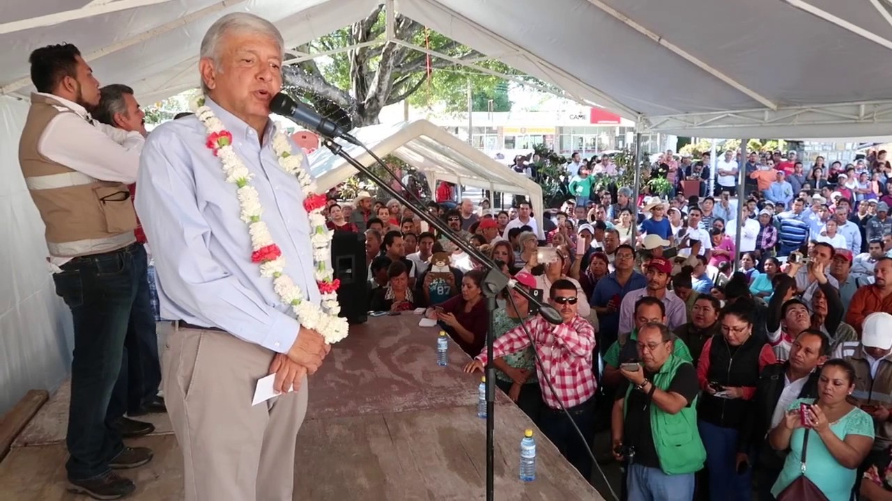 Concluye AMLO giras 2016 por el pa&iacute;s