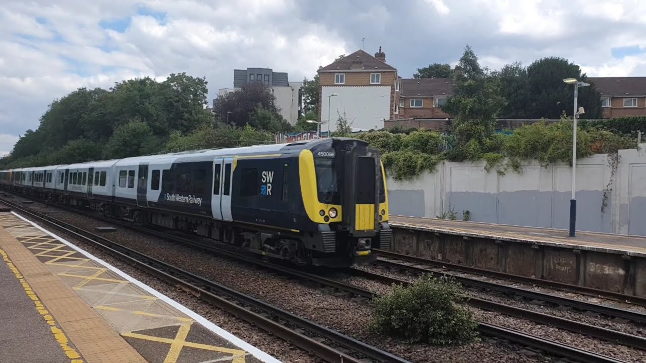 Trains and Tones at Surbiton, SWML, 31/08/22