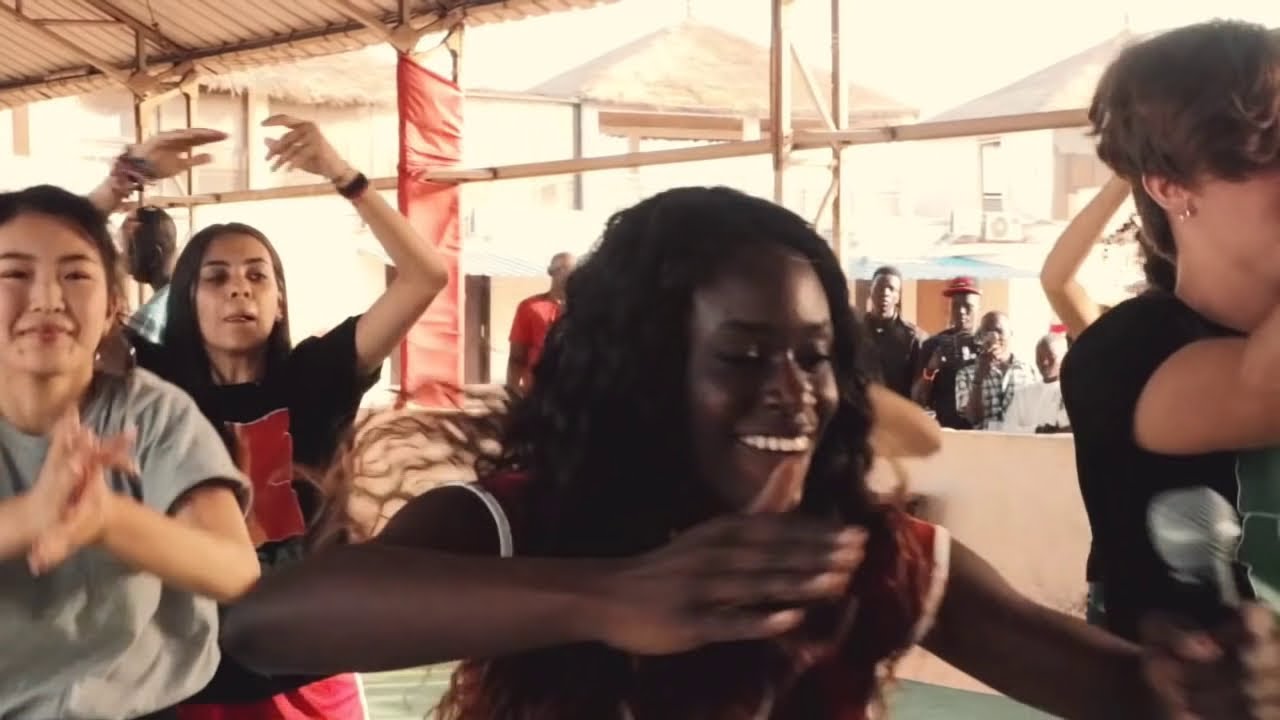 NOW UNITED À DAKAR MAGIC LAND BIG FREESTYLE AVANT LE SHOW