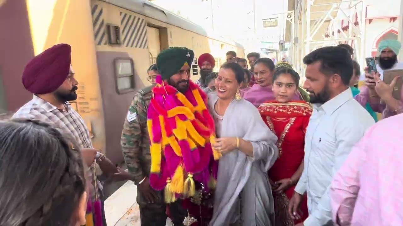 17 ਸਾਲਾਂ ਬਾਦ ਪਰਤਿਆ ਸ਼ੇਰੋਂ ਦਾ ਫ਼ੌਜੀ ਵੀਰ 