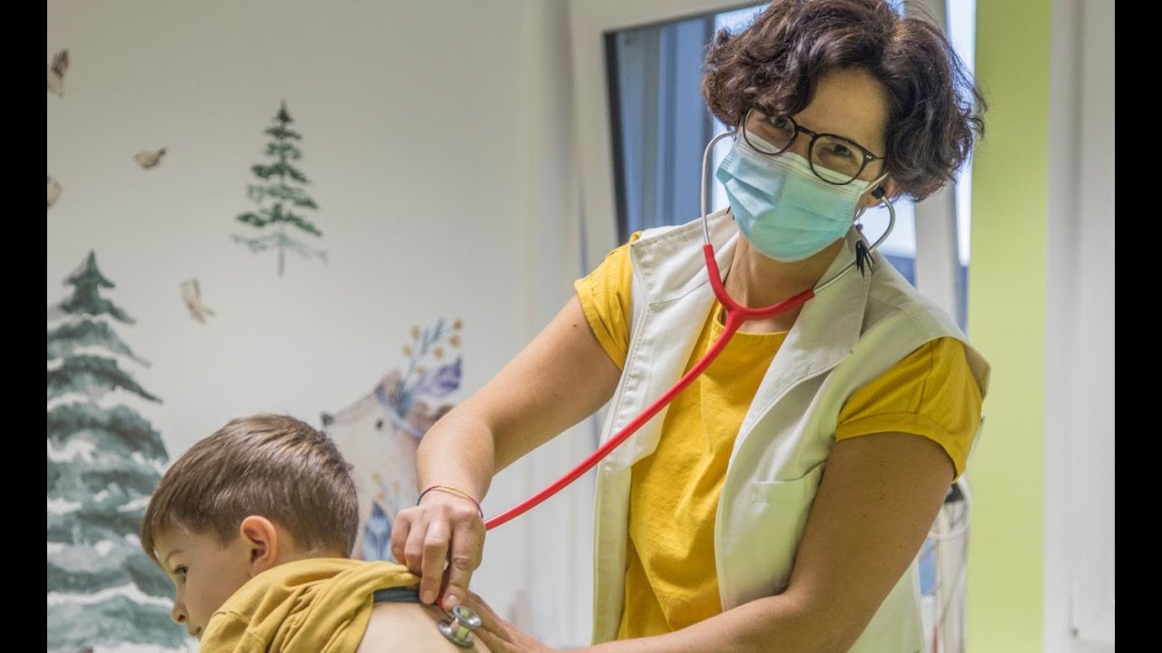 (OBRAZI ZDRAVNIŠTVA) Anja Radšel, pediatrinja: “Dobro se počutim, ko me otroci spustijo v svoj svet”