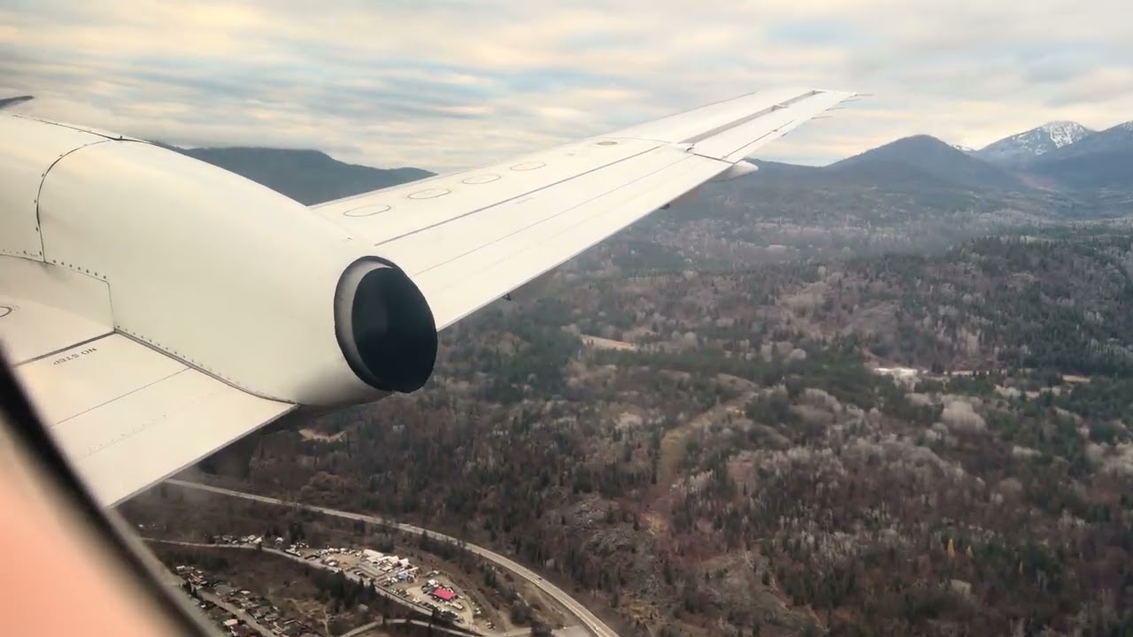 Pacific Coastal Airlines Trail Airport (CAD4) Landing