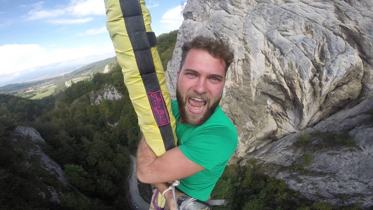 Bungee jumping in cheile rasnoavei GoPro