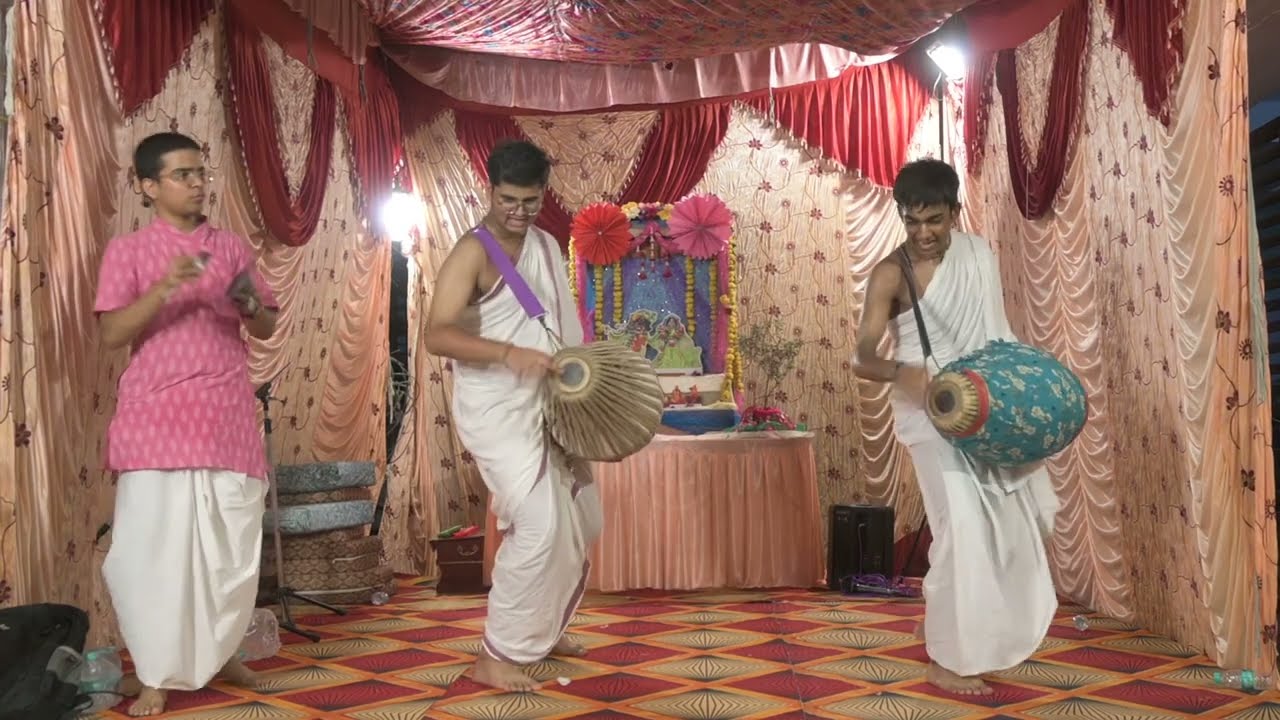 Mridanga duo performance by Ashutosh Prabhuji and Sambhav Prabhuji 
