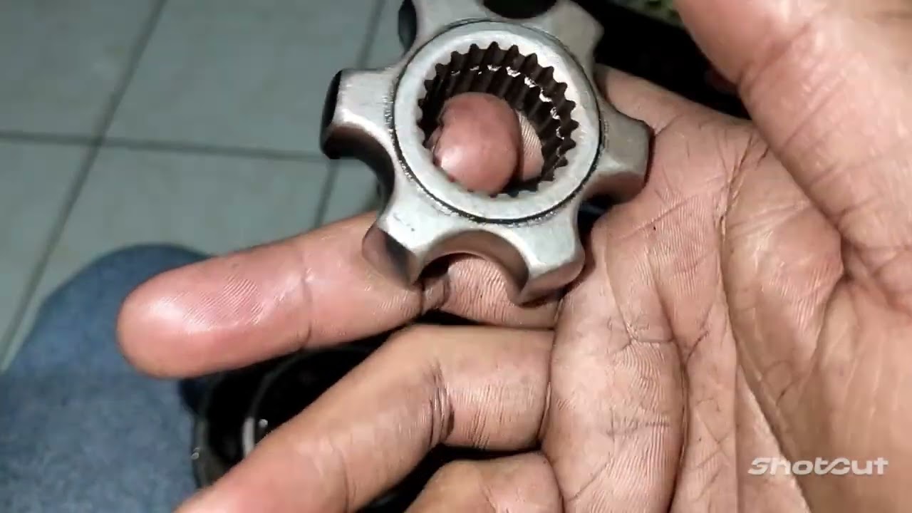 como dar mantenimiento a flecha delantera, cambio de triceta,grasa y cubre polvos Ecosport 2006