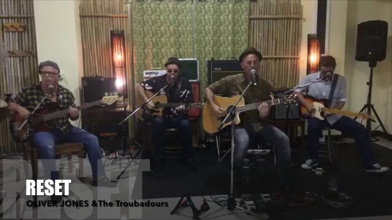 OLIVER JONES & The Troubadours LIVE FACEBOOK STREAM 4TH DEC 2018