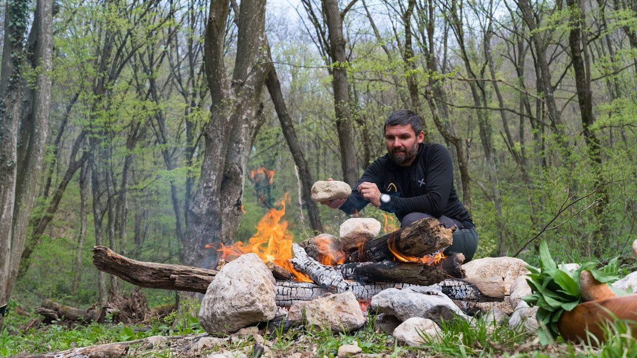 Miel haiducesc la groapă, cu Nae, in Cheile Nerei