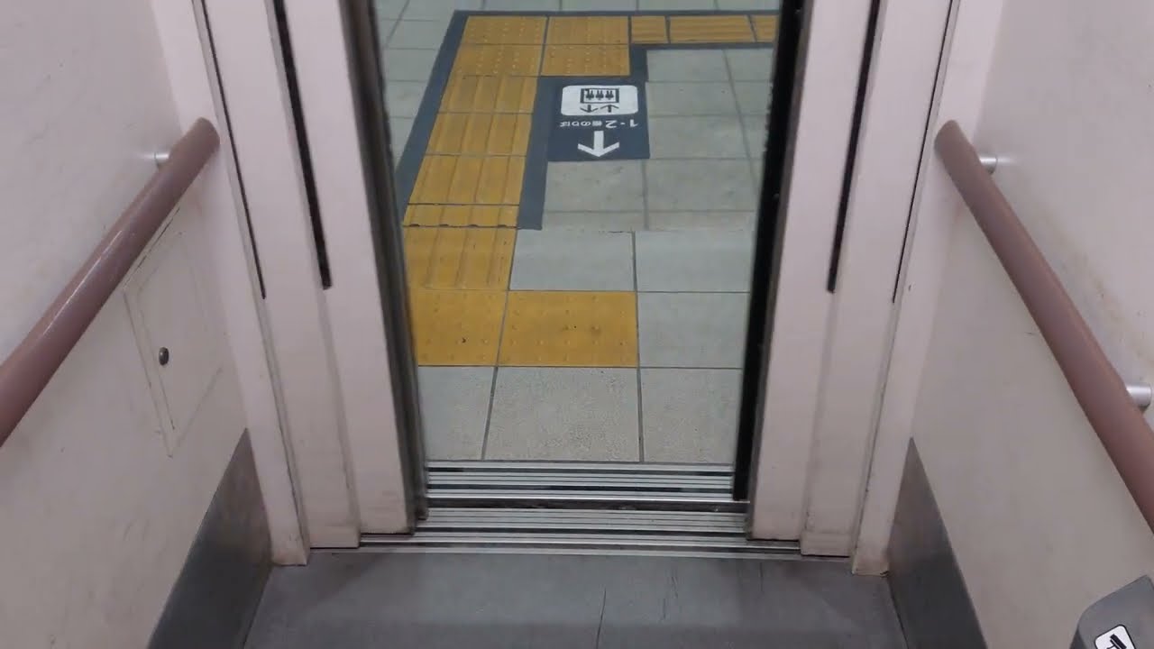 近江今津駅 1・2番のりばのエレベーター 通り抜け型