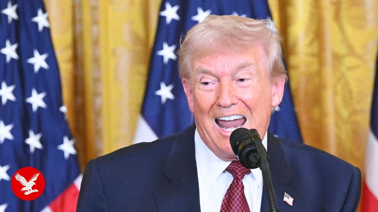 Trump struggles to pronounce 'undisputed' during White House talks