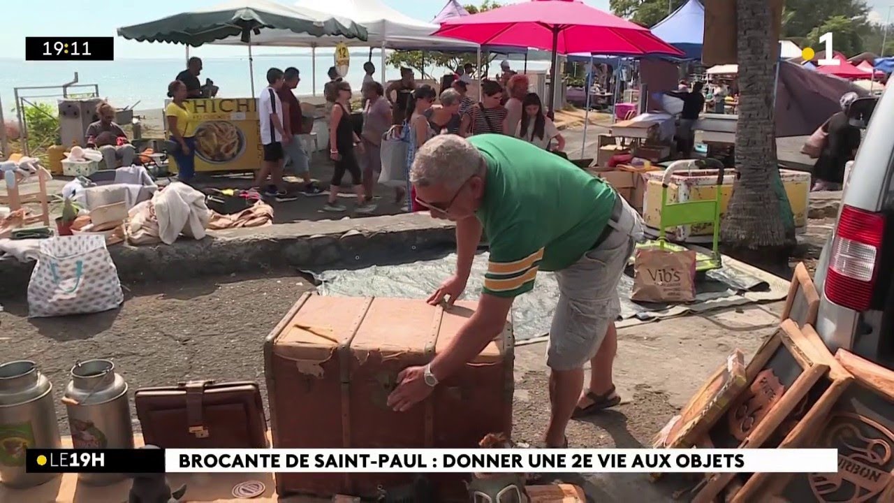 A la brocante de Saint-Paul, il n'est pas difficile d'allier bonnes affaires et recyclage !