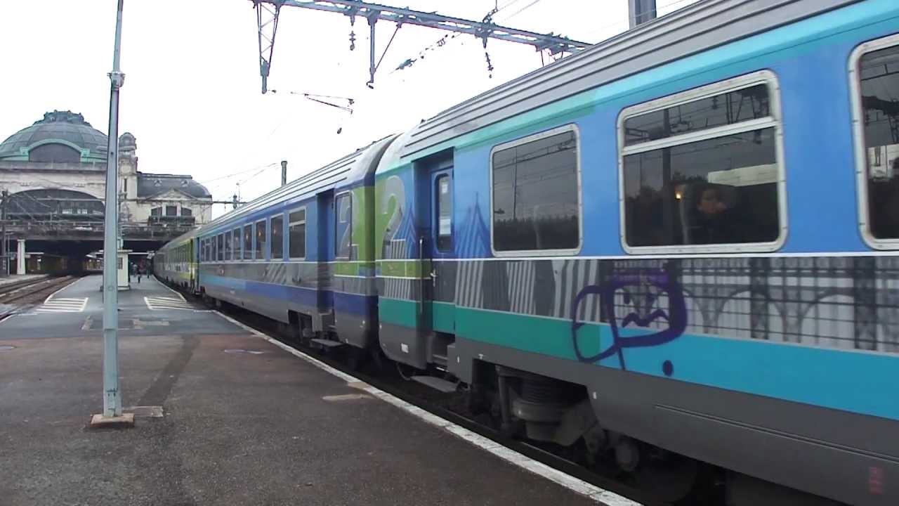 Intercités Train Paris Austerlitz - Cerbère at Limoges-Benedictins Railway Station