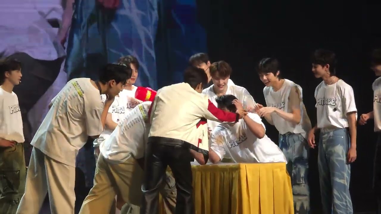 เล่นเกมส์ เป่ายิงฉุบ ขำมาก 😂🤣 